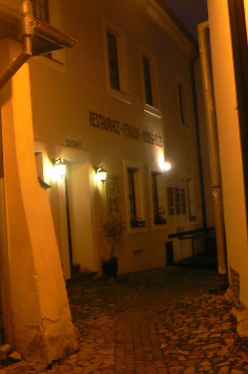 Penzion A Restaurace Modra Ruze Tabor Luaran gambar